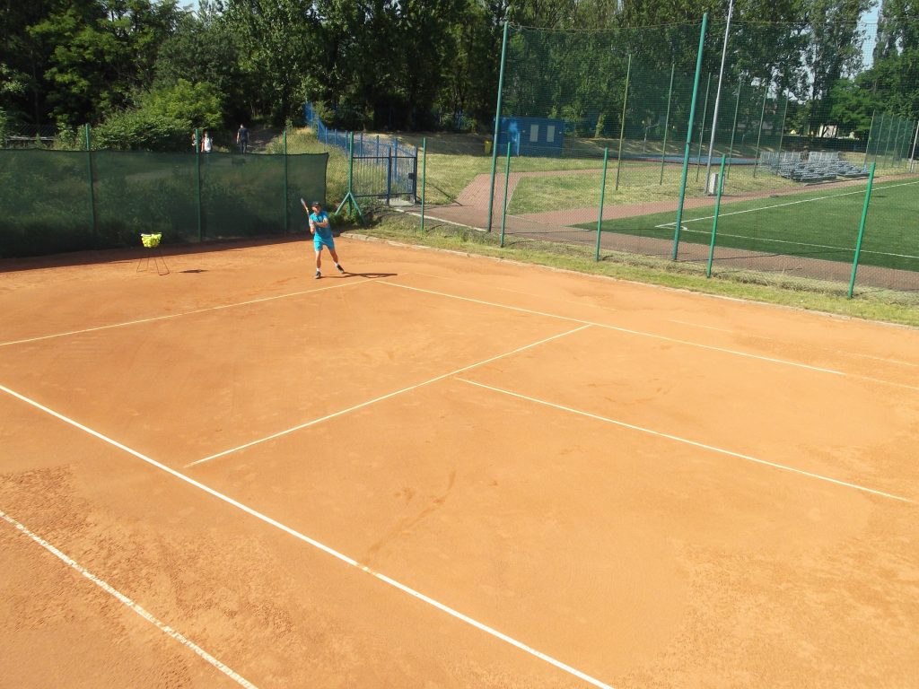 kort tenisowy - trening zawodnika