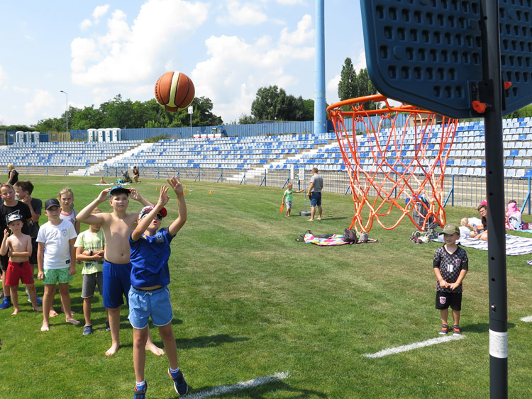 Śniadanie na trawie.