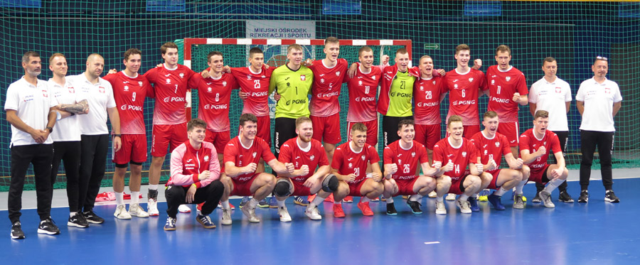 Reprezentacja Polski w komplecie.