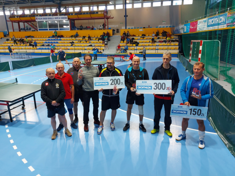Uczestnicy Ligi Tenisa Stołowego