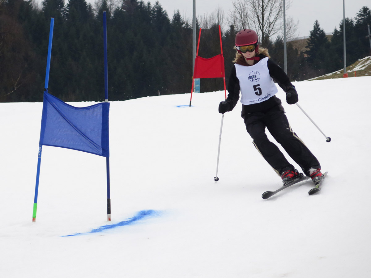 Zawody w narciarstwie alpejskim w Stacji Narciarskiej Cieńków.