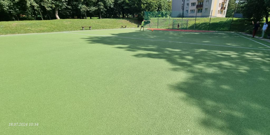 Boisko przy ul. Krzywej.